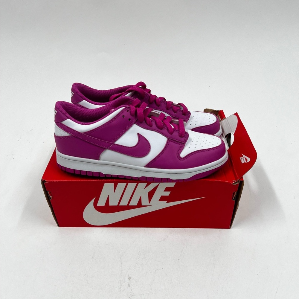 NEW Nike low dunks. Fushia. Women’s size 8.5 or youth 7